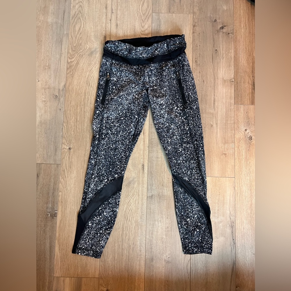 Lululemon leggings Black & White 7/8” length